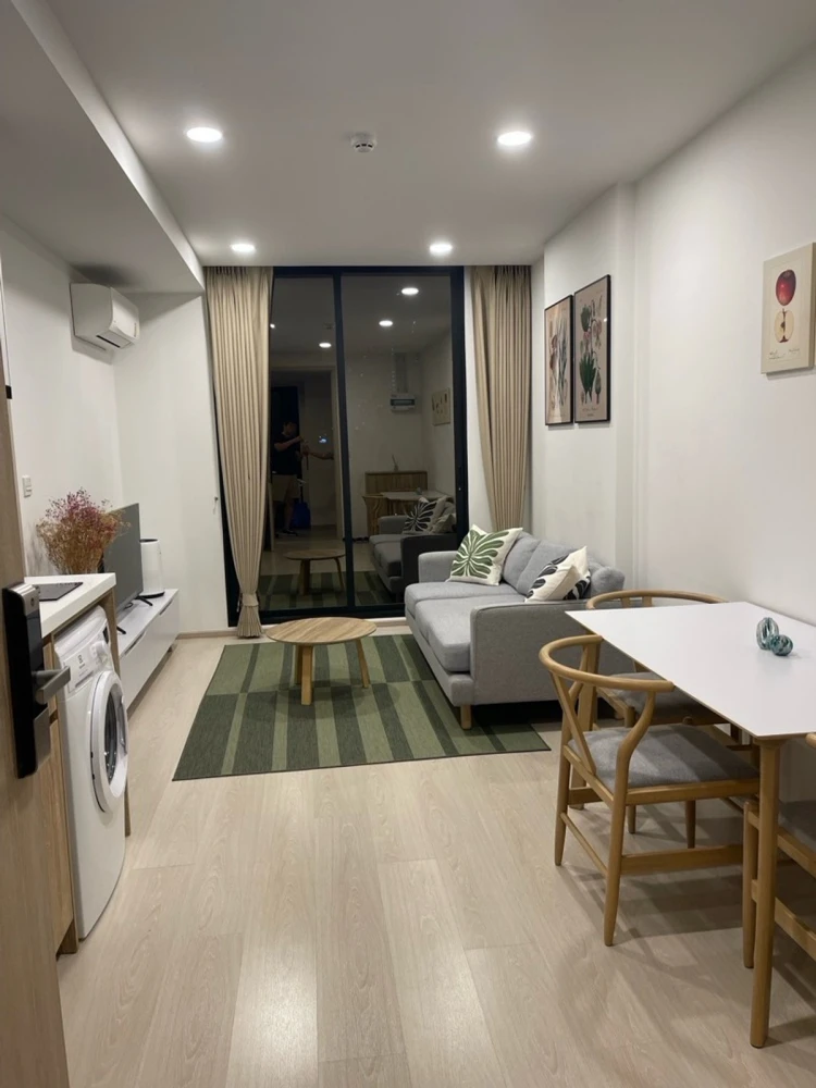 For rent: Noble Ambience Sukhumvit 42, 6th floor. Nice, fully furnished unit. Book now!