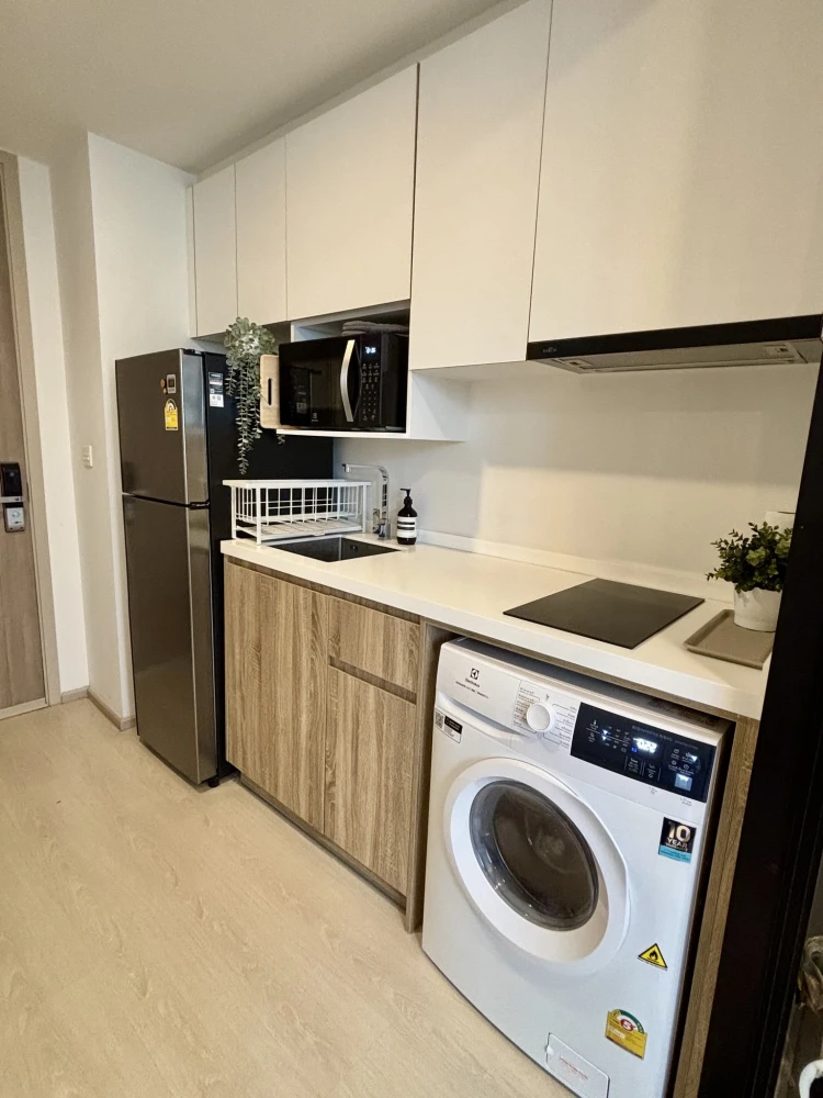 For rent: Noble Ambience Sukhumvit 42, decorated in warm tones, good location, beautiful view, not blocked, don't miss it.
