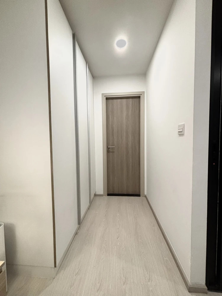 For rent: Noble Ambience Sukhumvit 42, decorated in warm tones, good location, beautiful view, not blocked, don't miss it.