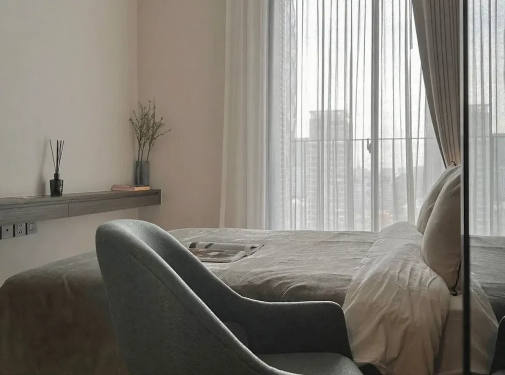 For rent: Noble Around Ari, 14th floor, well decorated room, complete set of buit-in furniture, beautiful room design, nice to live in. Book now.