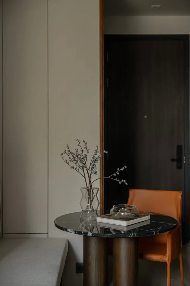 For rent: Noble Around Ari, 2nd floor, garden view, well-decorated, built-in, with quality furniture. Don't miss it!