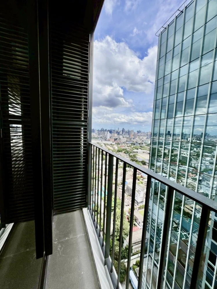 For rent: Noble Around Ari, 28th floor, very high, with a clear, comfortable city view. Ready to move in with your bags.