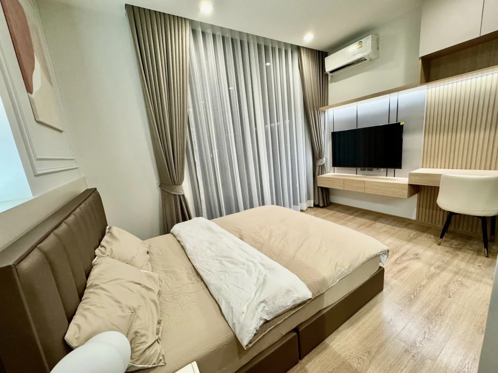 For rent: Noble Around Ari, 28th floor, very high, with a clear, comfortable city view. Ready to move in with your bags.