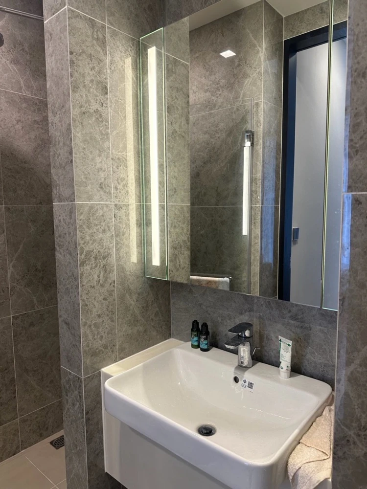 For rent: Noble Around Ari, 29th floor, fully furnished, very livable. Book now! Don't miss out!