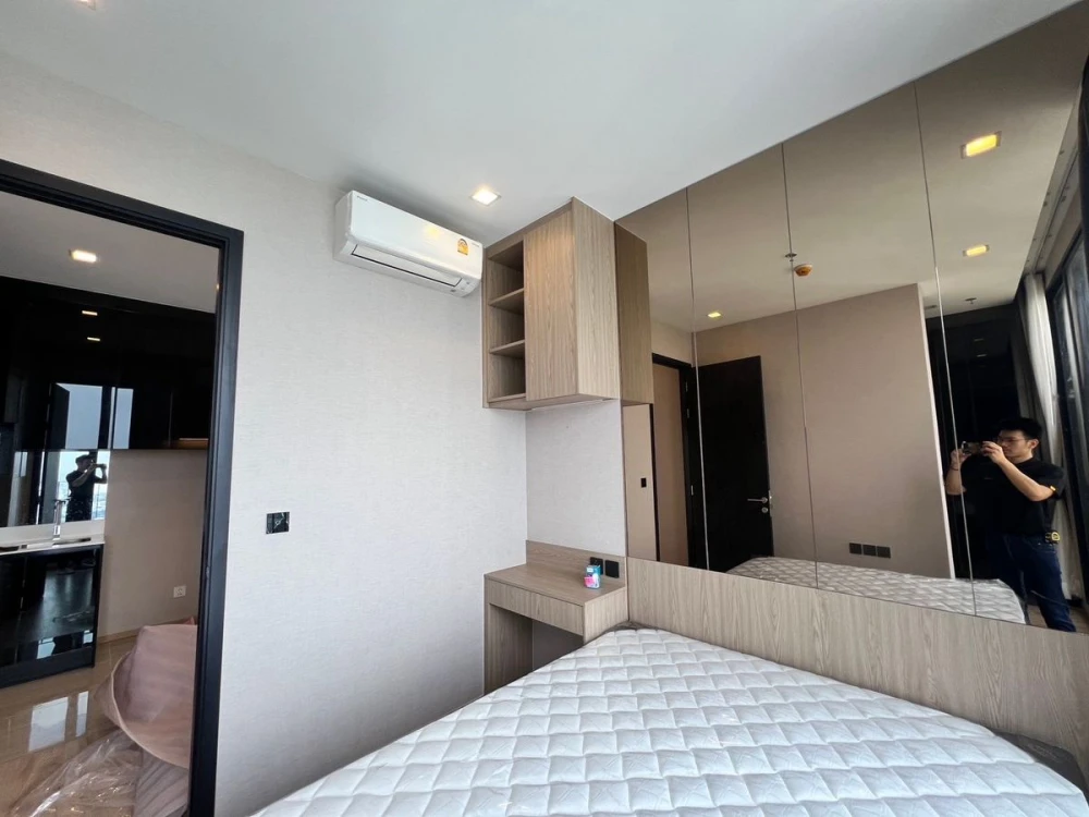 For rent: Noble Around Ari, 37th floor, corner room, fully furnished, ready to move in. Reserve now before it's too late.