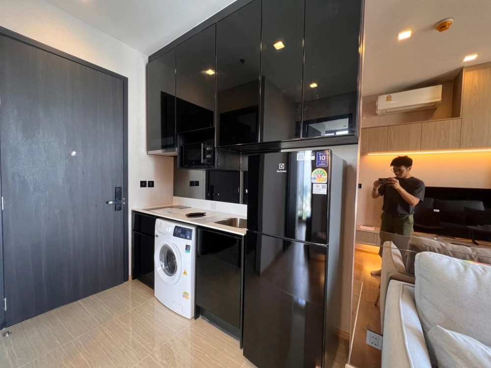 For rent: Noble Around Ari, 37th floor, corner room, fully furnished, ready to move in. Reserve now before it's too late.