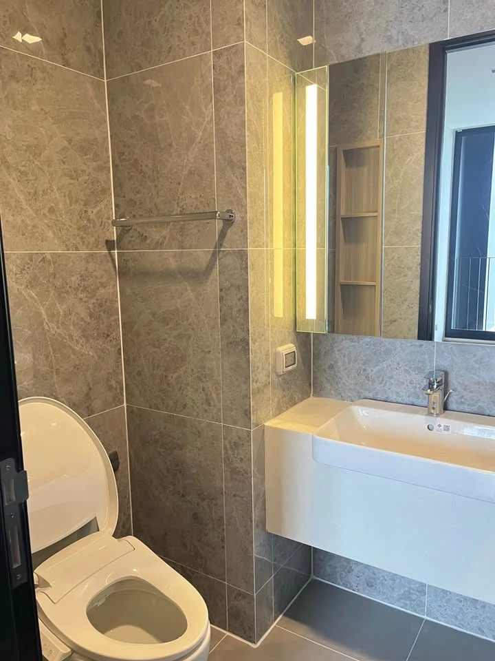 For rent Noble Around Ari, fully furnished, city view, see the BTS passing by, don't miss it.