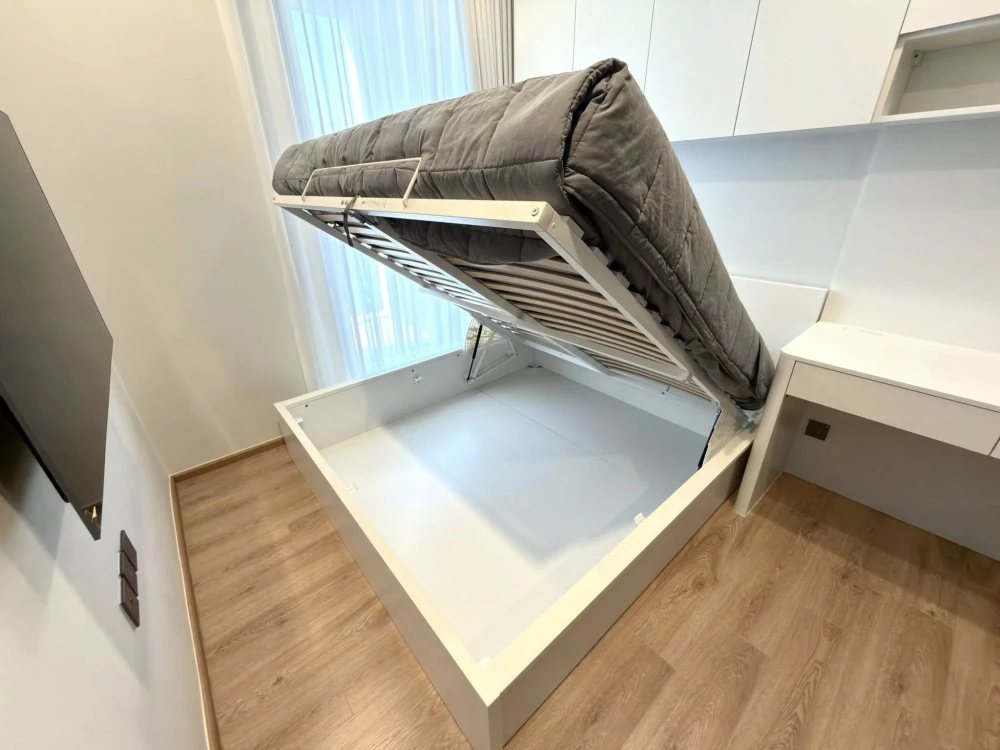Noble Around Ari condo for rent. Fully furnished with built-in furniture throughout, in a minimalist white style. Ample storage space. Book now to sec