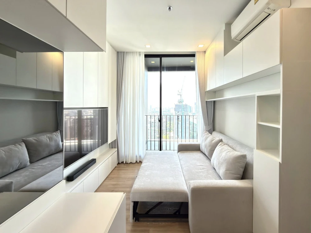 Noble Around Ari condo for rent. Fully furnished with built-in furniture throughout, in a minimalist white style. Ample storage space. Book now to sec