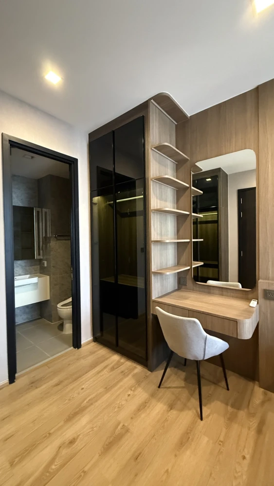 For rent: Noble Around Ari, fully furnished with built-in furniture and appliances. Ready to move in!