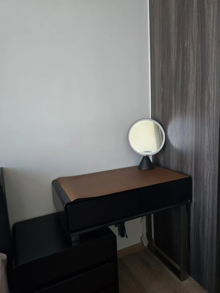 For rent: Noble Around Ari, 24th floor room, very high, great breeze, lots of usable space, don't miss it.