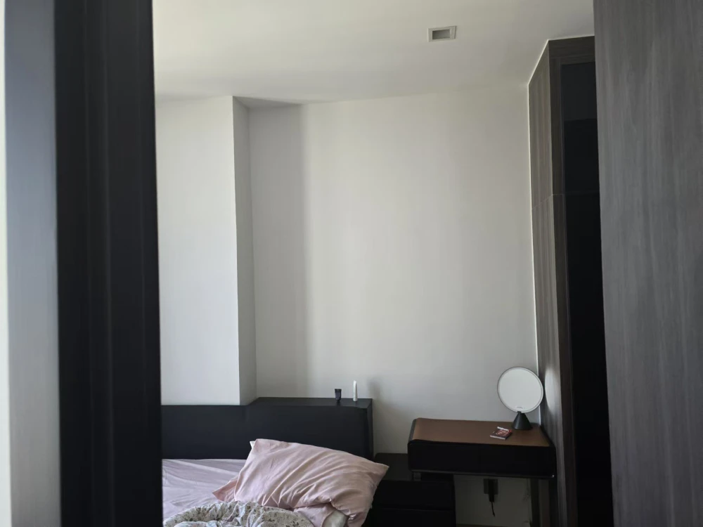For rent: Noble Around Ari, 24th floor room, very high, great breeze, lots of usable space, don't miss it.