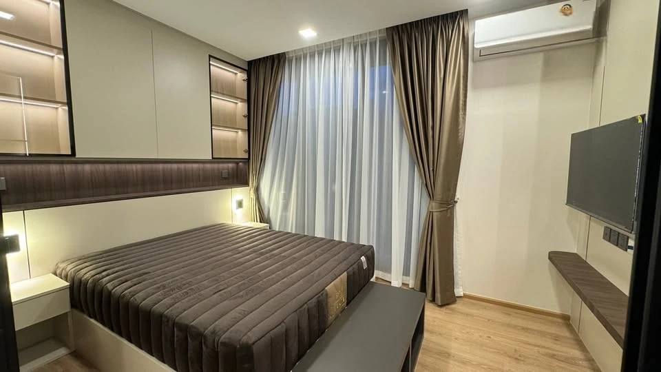 For rent: Noble Around Ari, a nice room with complete furniture and electrical appliances. Just bring your own luggage and you can move in.
