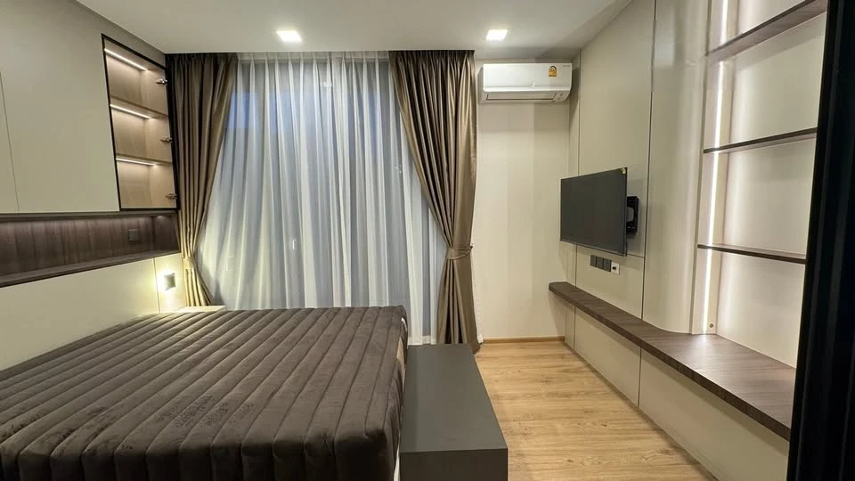 For rent: Noble Around Ari, a nice room with complete furniture and electrical appliances. Just bring your own luggage and you can move in.
