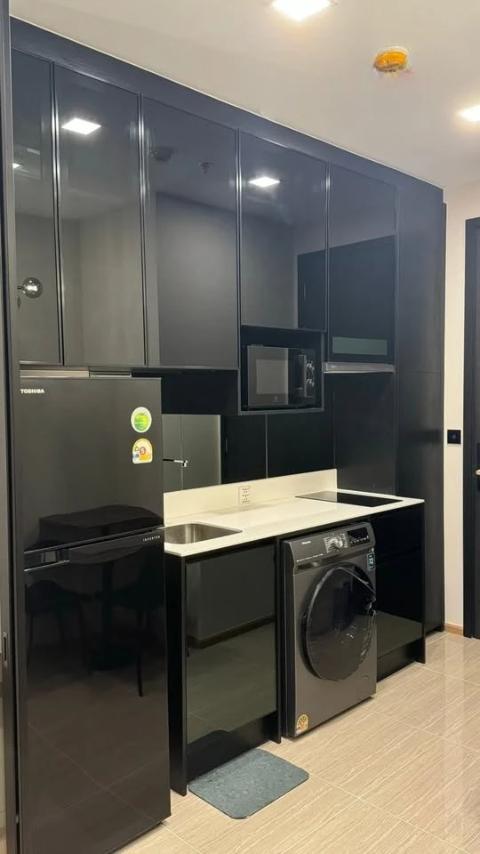 For rent: Noble Around Ari, a nice room with complete furniture and electrical appliances. Just bring your own luggage and you can move in.