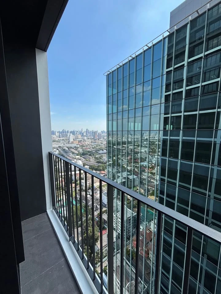 Noble Around Ari for rent, nice room, fully furnished, high floor, reservations accepted now.