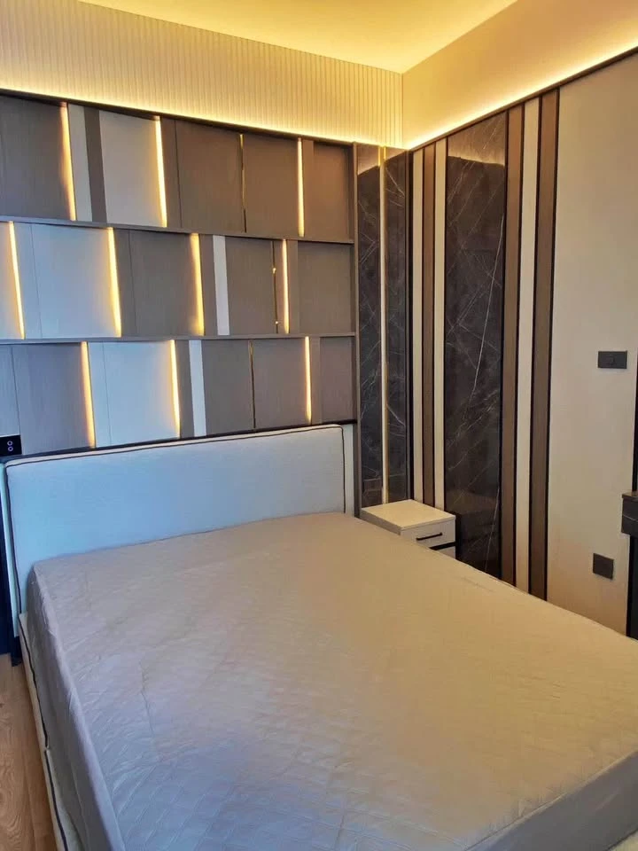 For Rent: NOBLE AROUND ARI. Front-facing unit with an unobstructed view. Fully furnished with built-in furniture and a complete set of appliances. Boo
