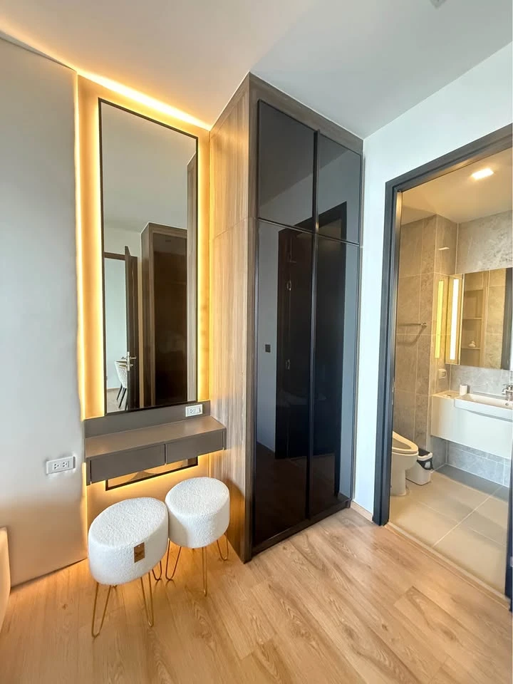 Noble Around Ari, a spacious room for rent, fully furnished, high floor, nice to live in, hurry and reserve now.