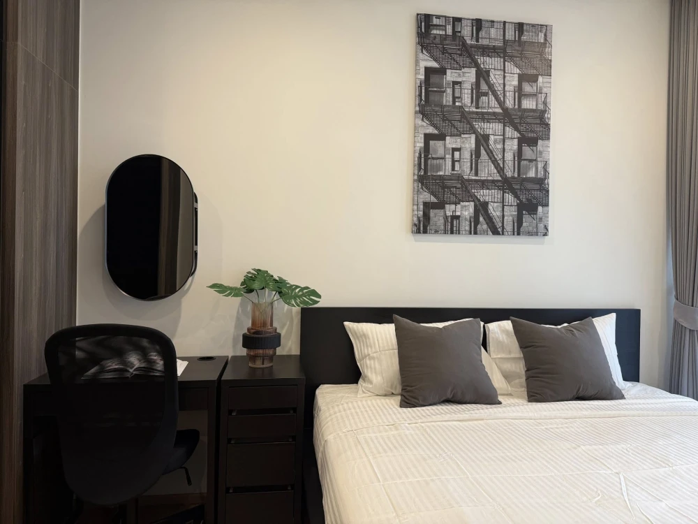 For rent: Noble Around Ari, corner room, not crowded, decorated in a cool tone, comes with a full set of furniture, book now!
