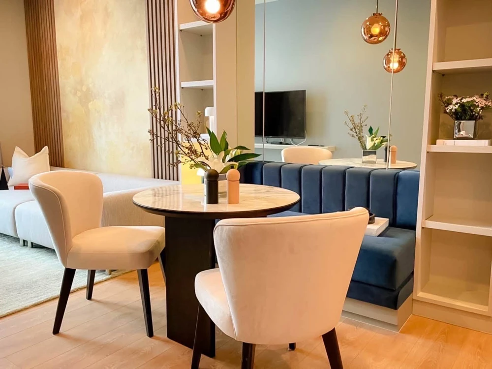 For Rent: NOBLE AROUND SUKHUMVIT 33 (Rare Item) — The largest unit in the project. Features a garden view and an open, unobstructed outlook. Book now!