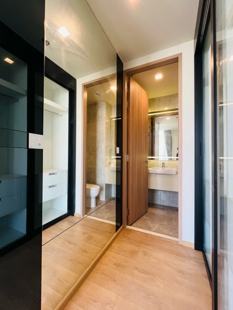 For rent: Noble Around Sukhumvit 33, 9th floor, fully furnished unit. Book now! (Hurry!)