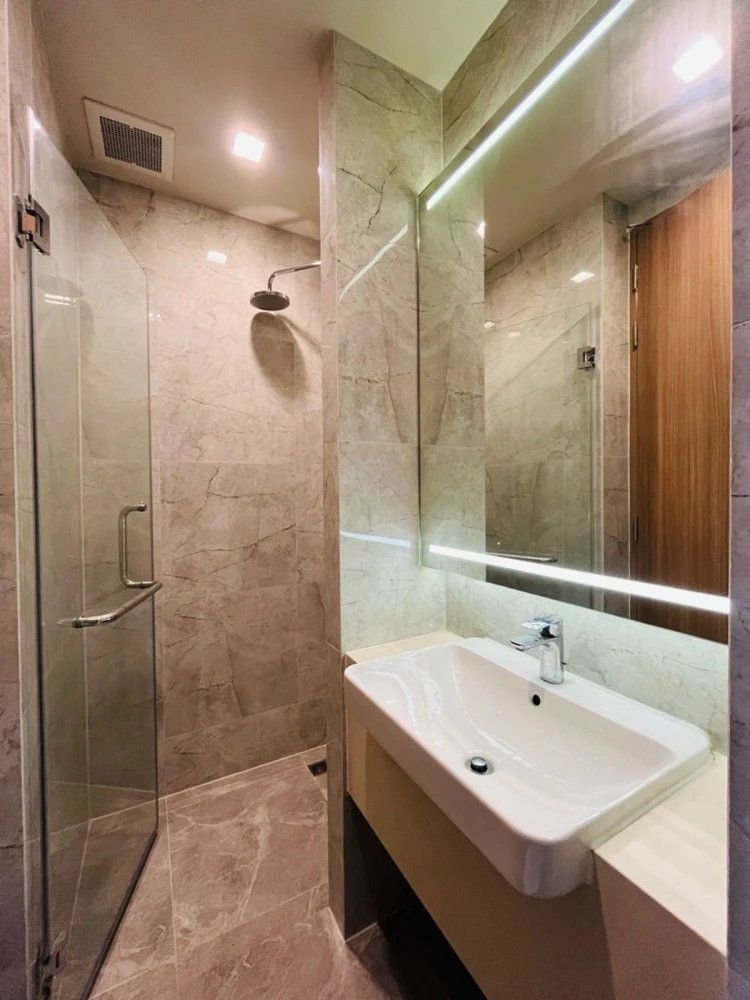 For rent: Noble Around Sukhumvit 33, 9th floor, fully furnished unit. Book now! (Hurry!)