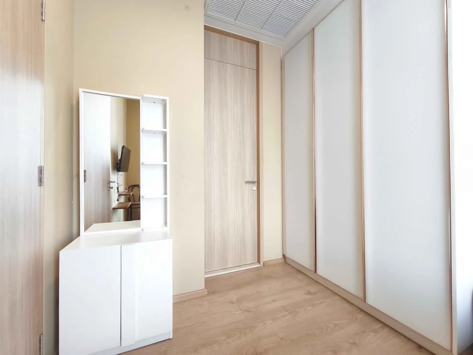 For rent: Noble BE 19, very high floor, modern style, fully furnished. Hurry, it'll be gone soon.