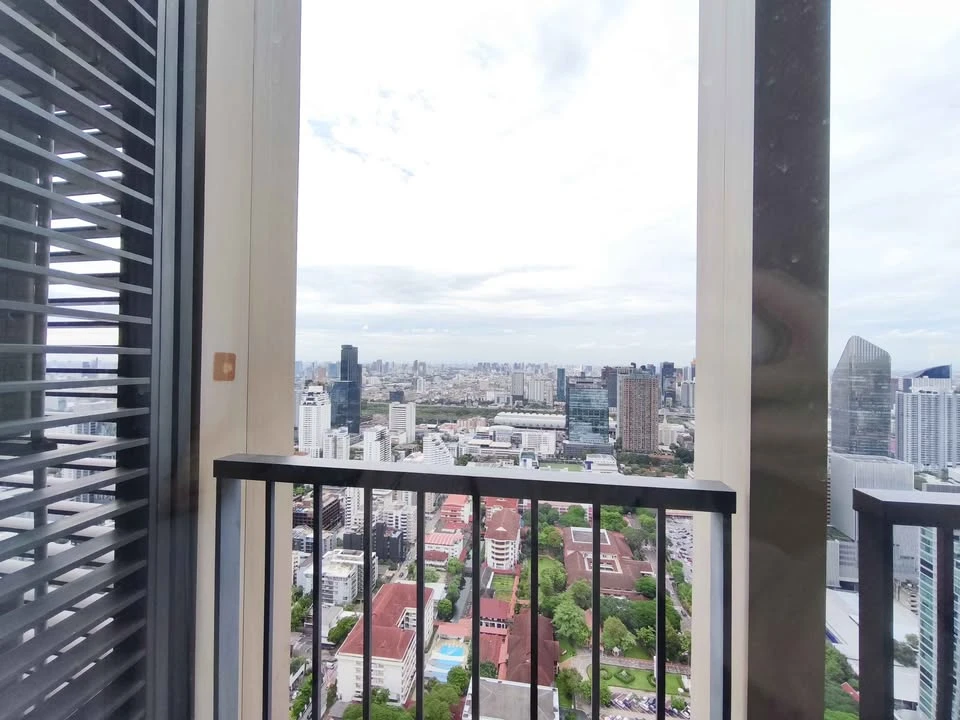 For rent: Noble BE 19, very high floor, modern style, fully furnished. Hurry, it'll be gone soon.