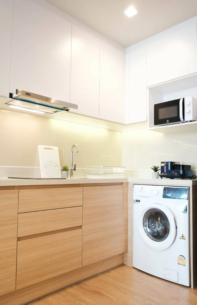 For rent: Noble Be Sukhumvit 33, 5th floor. A lovely unit with complete furnishings. Book now!