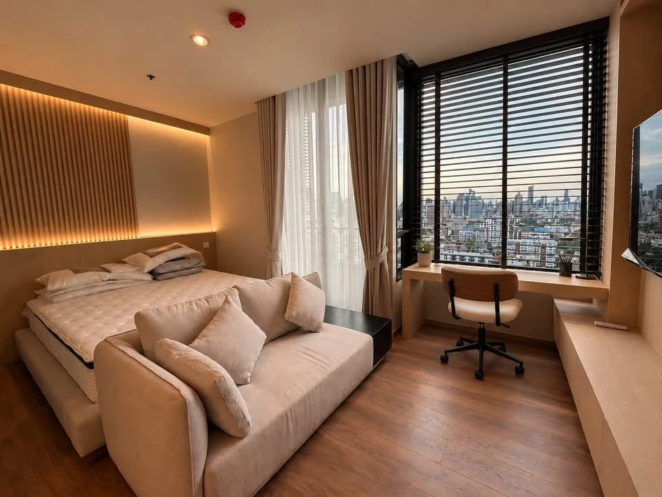For rent: Noble Form Thonglor, 10th floor, city view. Comes fully equipped with appliances and fully furnished/decorated as shown in the photos. images