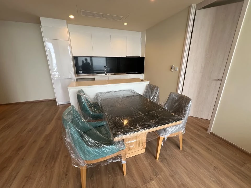 Noble Form Thonglor for rent, very high floor, beautiful city view, same floor as common area, very convenient.