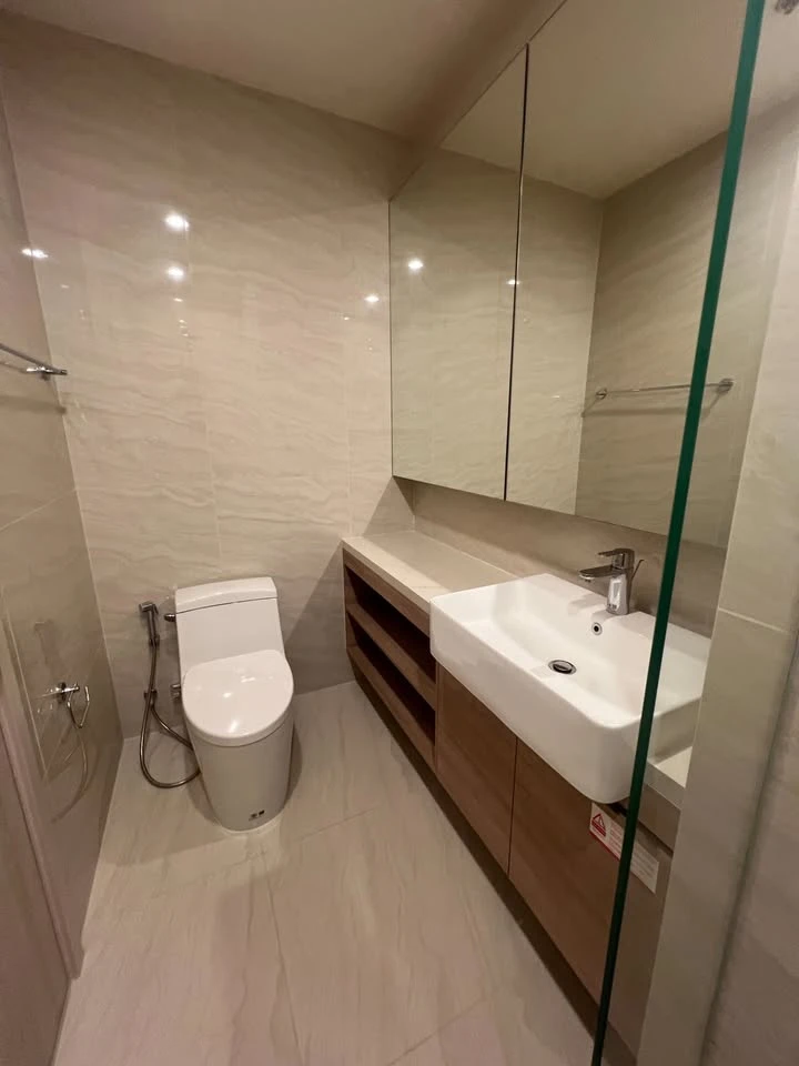 Noble Form Thonglor for rent, very high floor, beautiful city view, same floor as common area, very convenient.
