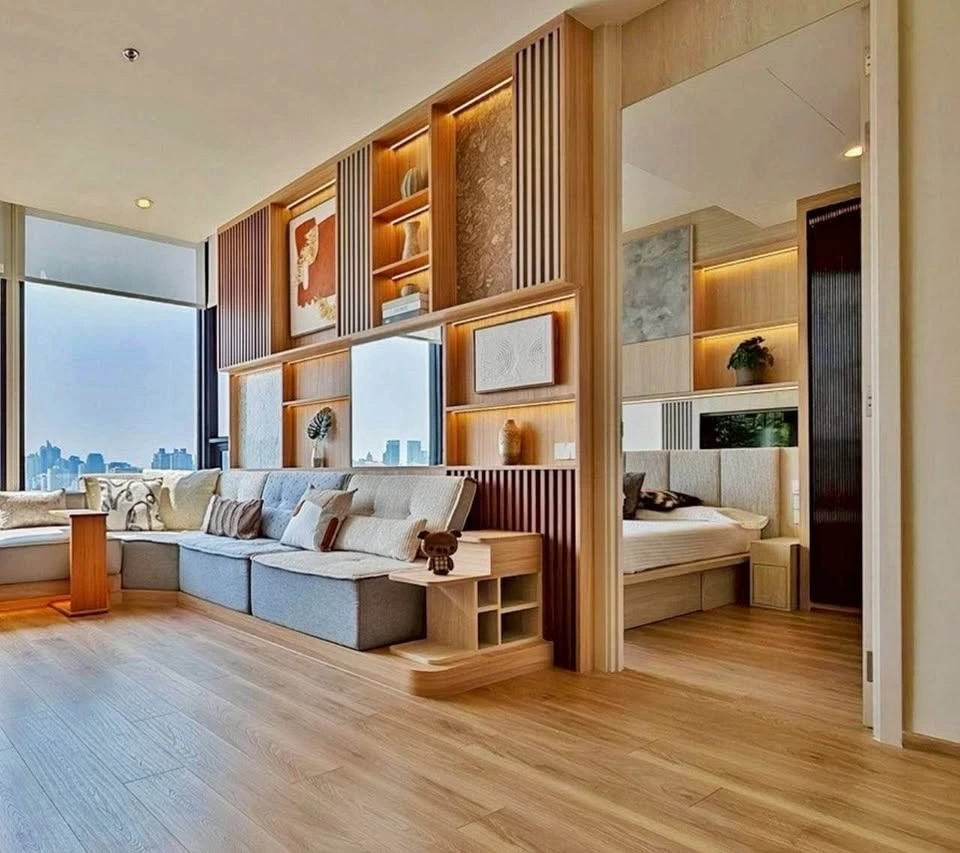 For rent: Noble Form Thonglor, 2 bedrooms, 2 bathrooms. Every room has an unobstructed view of Thonglor. This is a must-see!