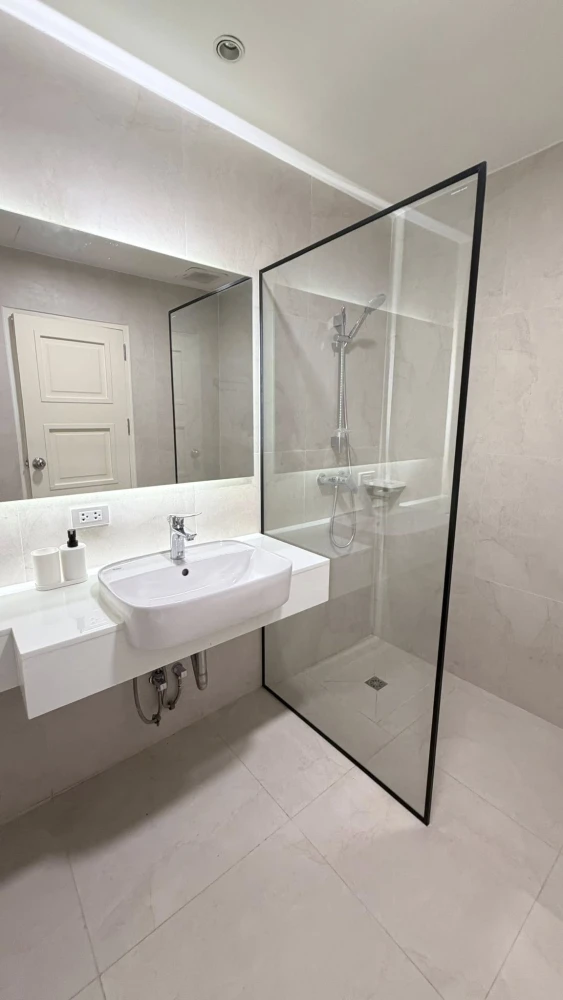 For rent: Noble Lite, 1 bedroom, 1 bathroom, spacious living area, complete amenities. Book now!