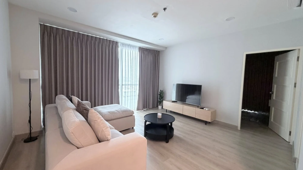 For rent: Noble Lite, 1 bedroom, 1 bathroom, spacious living area, complete amenities. Book now!
