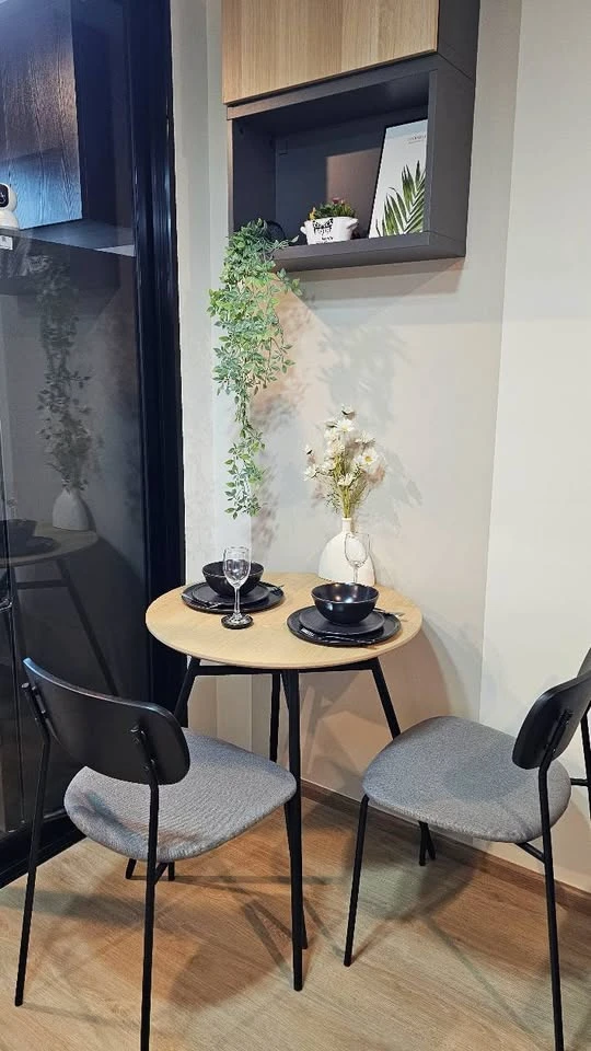 For rent: Noble Nue District R9, 1 bedroom, 1 bathroom, decorated in a cool color scheme, fully furnished, beautiful view from a high floor, reserve n