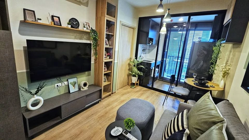 For rent: Noble Nue District R9, 1 bedroom, 1 bathroom, decorated in a cool color scheme, fully furnished, beautiful view from a high floor, reserve n