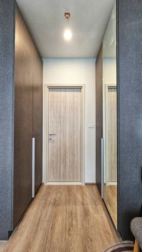 For rent: Noble Nue District R9, 1 bedroom, 1 bathroom, decorated in a cool color scheme, fully furnished, beautiful view from a high floor, reserve n