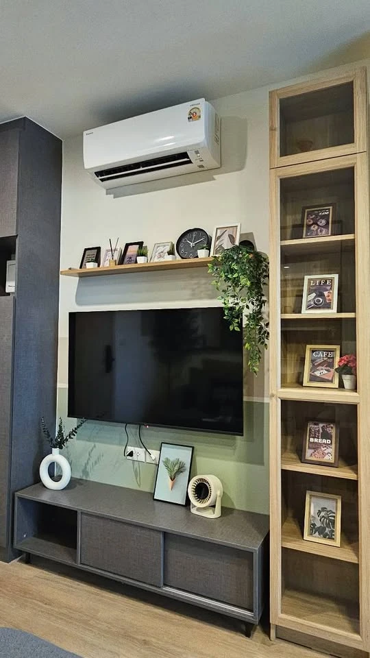 For rent: Noble Nue District R9, 1 bedroom, 1 bathroom, decorated in a cool color scheme, fully furnished, beautiful view from a high floor, reserve n
