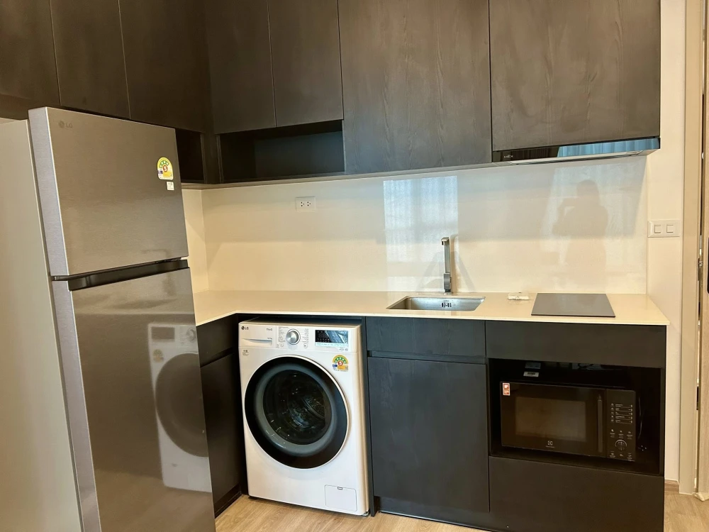 For rent: Noble Nue District R9, 17th floor, corner room, fully furnished, nice to live in, reserve now, don't miss out.