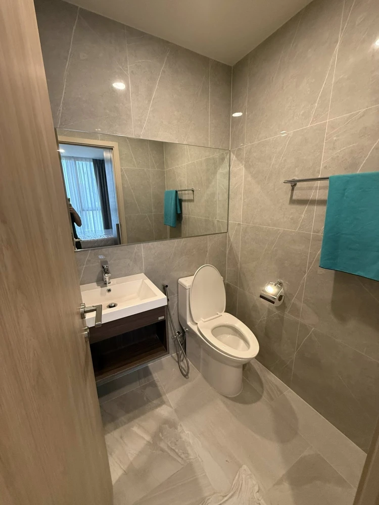 Noble Nue District R9 for rent, nice room, good location, convenient transportation, beautiful view, not blocked, hurry and reserve now!