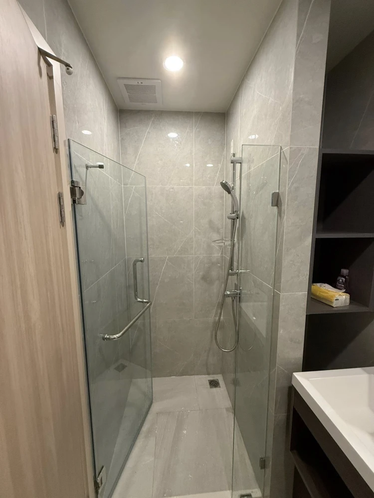 Noble Nue District R9 for rent, nice room, good location, convenient transportation, beautiful view, not blocked, hurry and reserve now!