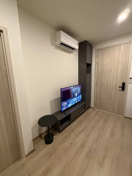 Noble Nue District R9 for rent, nice room, good location, convenient transportation, beautiful view, not blocked, hurry and reserve now!