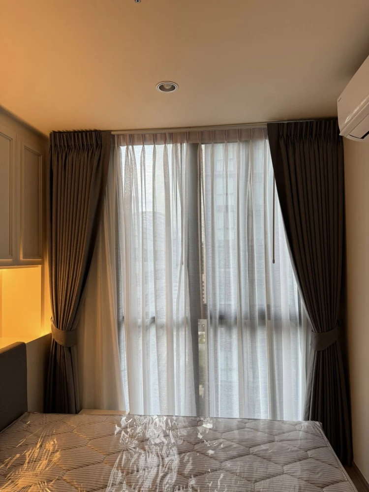 For rent: Noble Nue District R9, corner room, not crowded, decorated in a cool tone, comes with complete furniture and appliances. Reserve now!