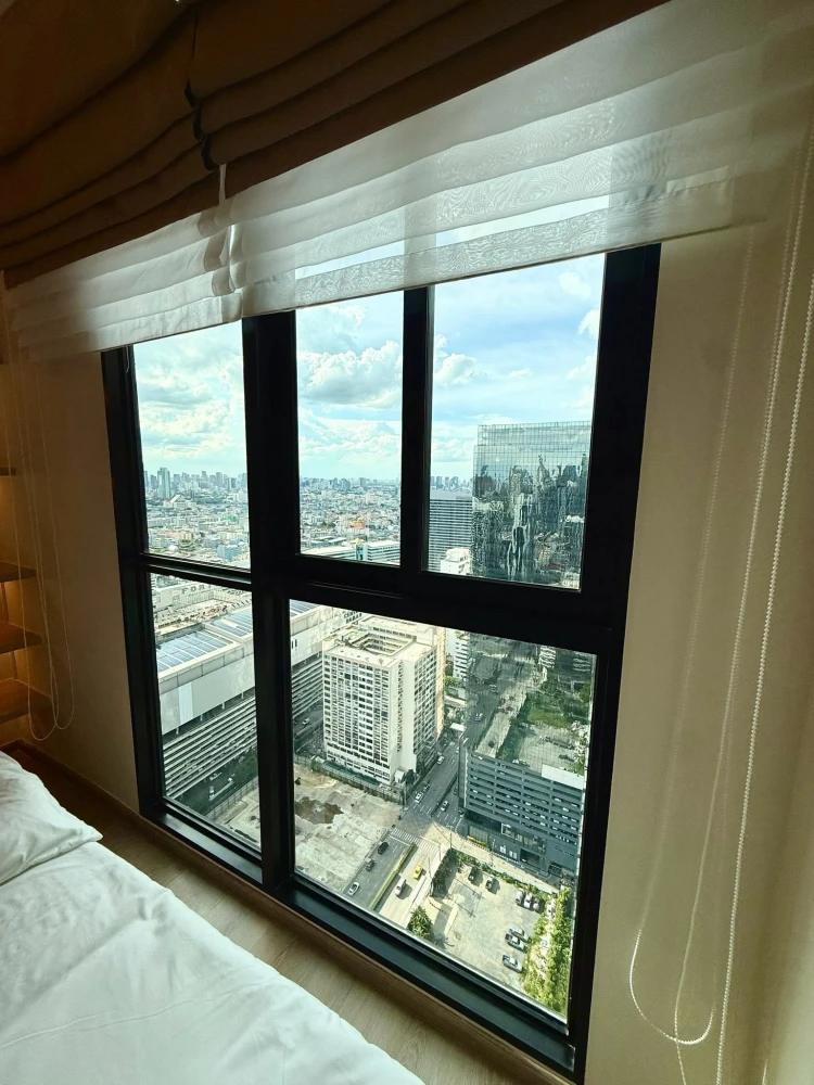 For rent: Noble Nue District R9, stunningly decorated unit with high-quality built-in furniture. Complete amenities. Book now!