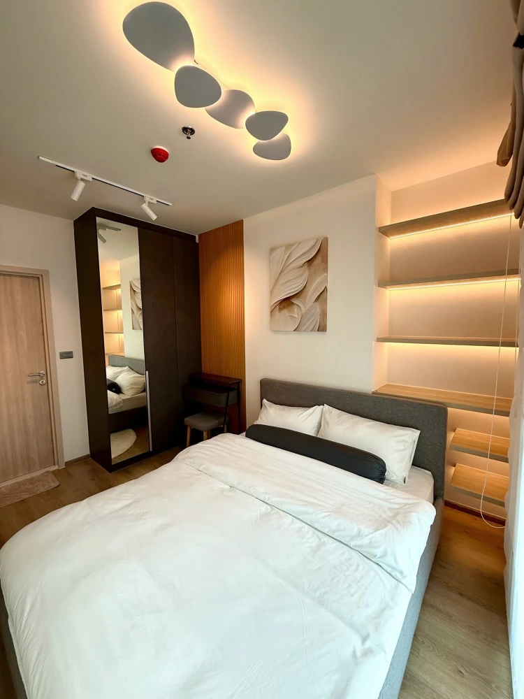 For rent: Noble Nue District R9, stunningly decorated unit with high-quality built-in furniture. Complete amenities. Book now!