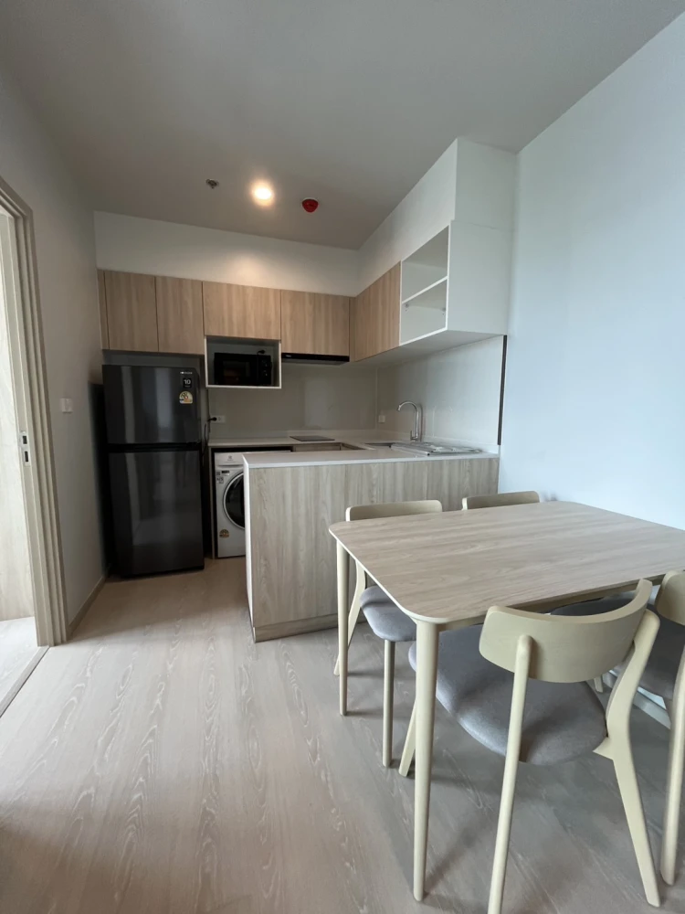 For rent: Noble NUE Mega Plus Bangna, spacious room, city view from high floor, fully furnished, just bring your bags and move in.
