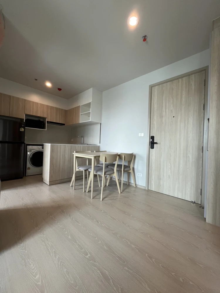 For rent: Noble NUE Mega Plus Bangna, spacious room, city view from high floor, fully furnished, just bring your bags and move in.