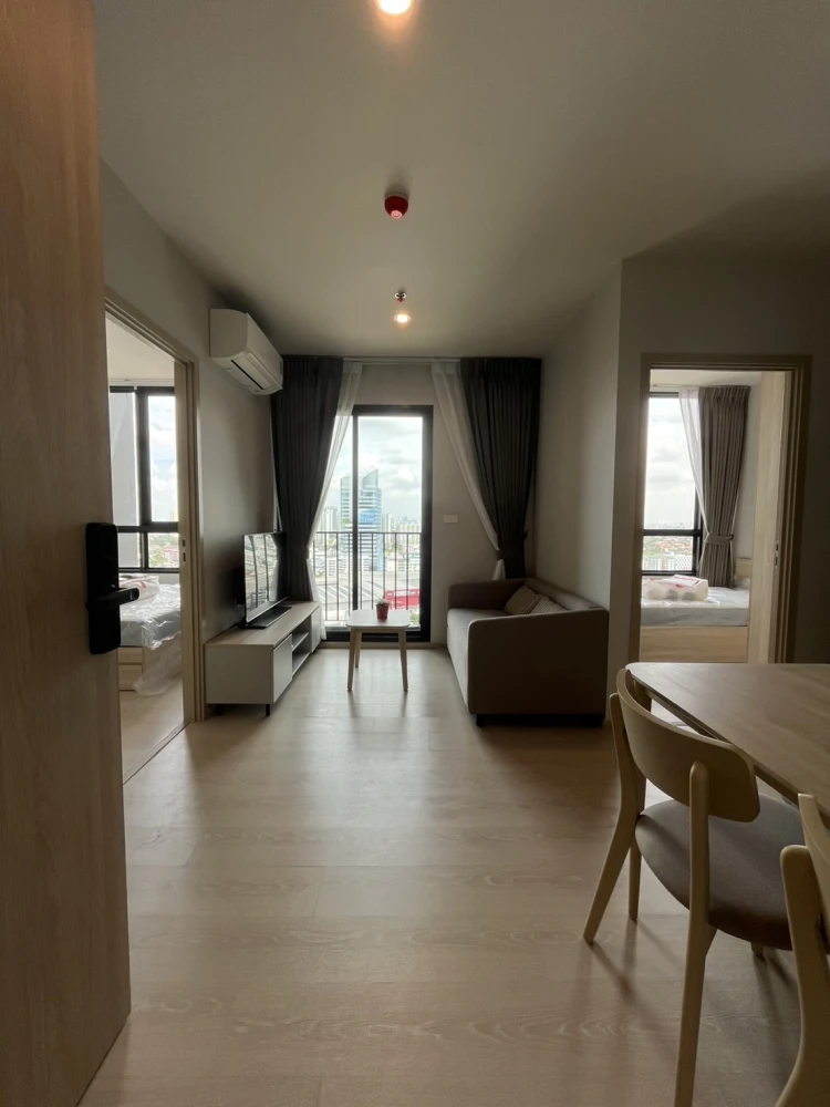 For rent: Noble NUE Mega Plus Bangna, spacious room, city view from high floor, fully furnished, just bring your bags and move in.