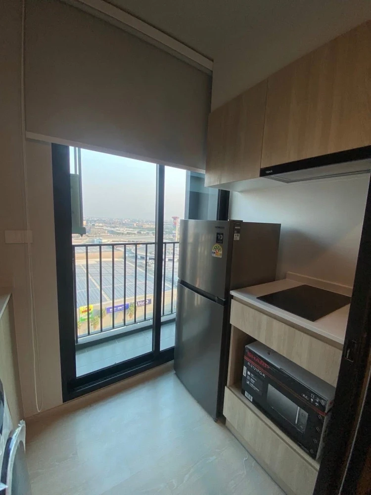 For rent: Noble NUE Mega Plus Bangna, a nice room on the 21st floor with a high view. If you don't book, you'll regret it later.